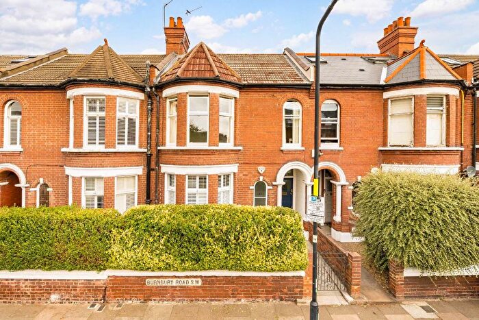 2 Bedroom Maisonette For Sale In Burnbury Road, Balham, SW12