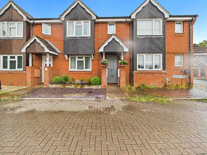 3 Bedroom Terraced House For Sale In Honour Close, Oldhams Meadow, Aylesbury, HP20