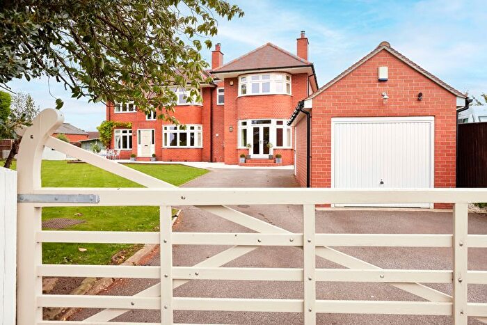 5 Bedroom Detached House For Sale In Selby Road, Wistow, YO8