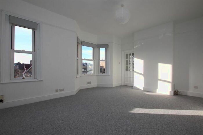 3 Bedroom Terraced House To Rent In Wellsway, Bath, BA2