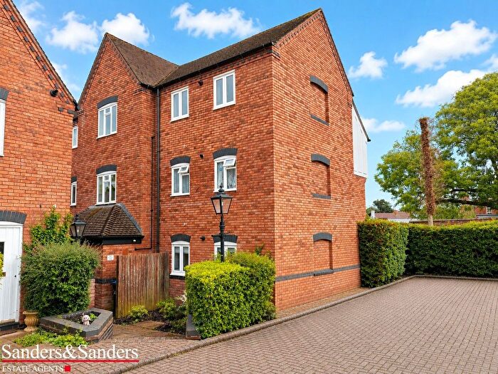 2 Bedroom Property To Rent In Gas House Lane, Alcester, B49