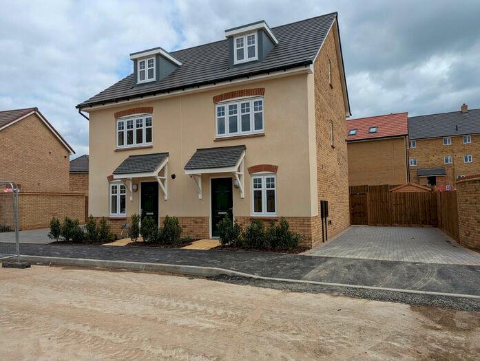 4 Bedroom Semi-Detached House To Rent In Queenville, Willowsway Road, Wixams, MK42