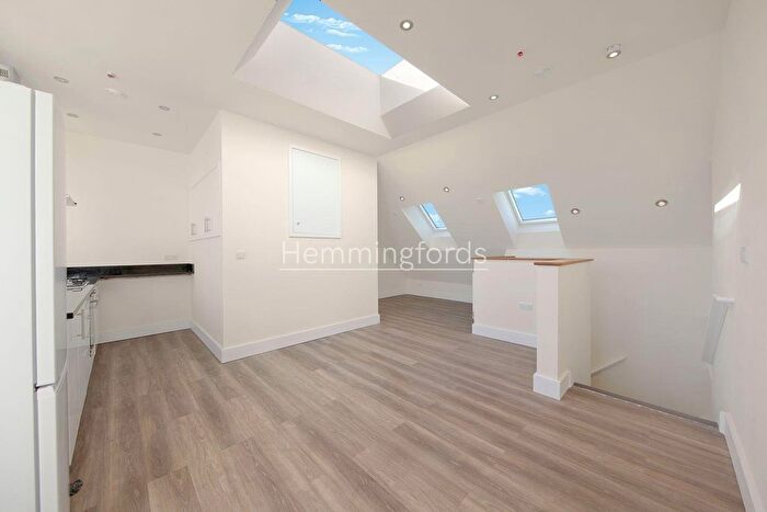 2 Bedroom Flat To Rent In Grays Inn Road, London, WC1X