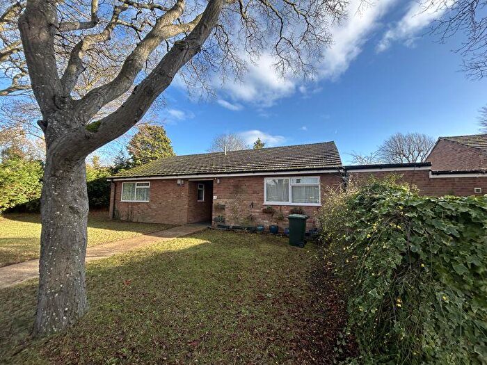 2 Bedroom Bungalow For Sale In Gorringe Avenue, Southdowns, South Darenth, DA4
