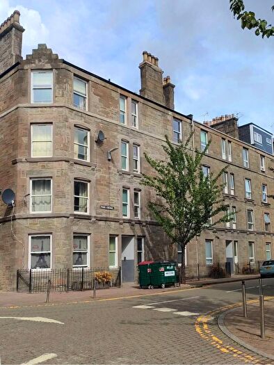 2 Bedroom Flat To Rent In /L, Park Avenue, Dundee, DD4