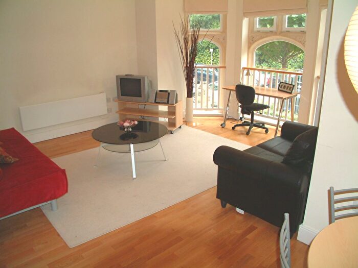 2 Bedroom Flat To Rent In - Elmdale Road, Bristol, BS8