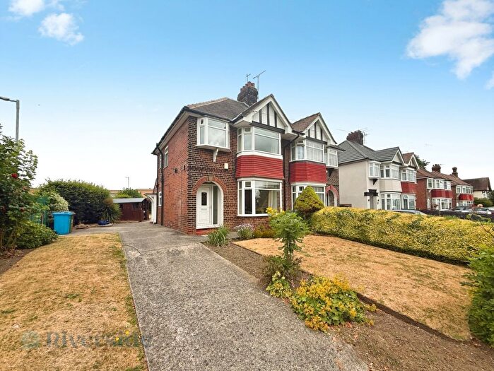 3 Bedroom Semi-detached House For Sale In Boothferry Road, Hessle, HU13