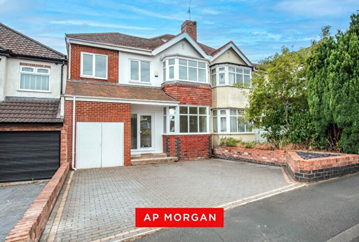 6 Bedroom Semi-Detached House For Sale In Forest Road, Oldbury, West Midlands, B68