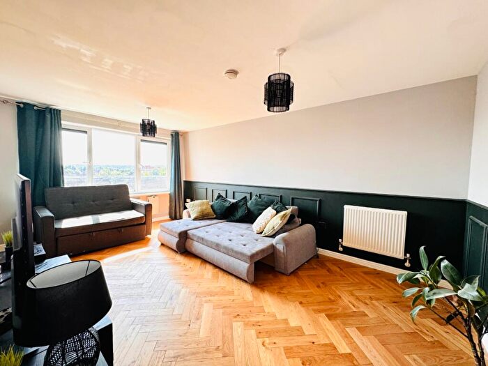 2 Bedroom Apartment To Rent In Trident House, Merbury Road, West Thamesmead, London, SE28