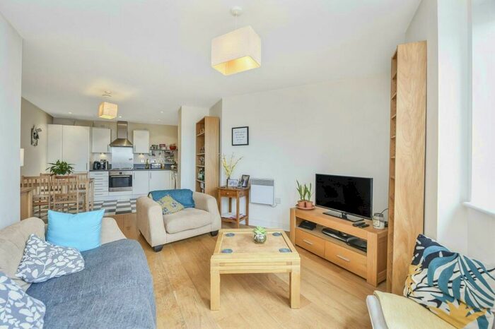 2 Bedroom Flat To Rent In Meath Crescent, London, E2