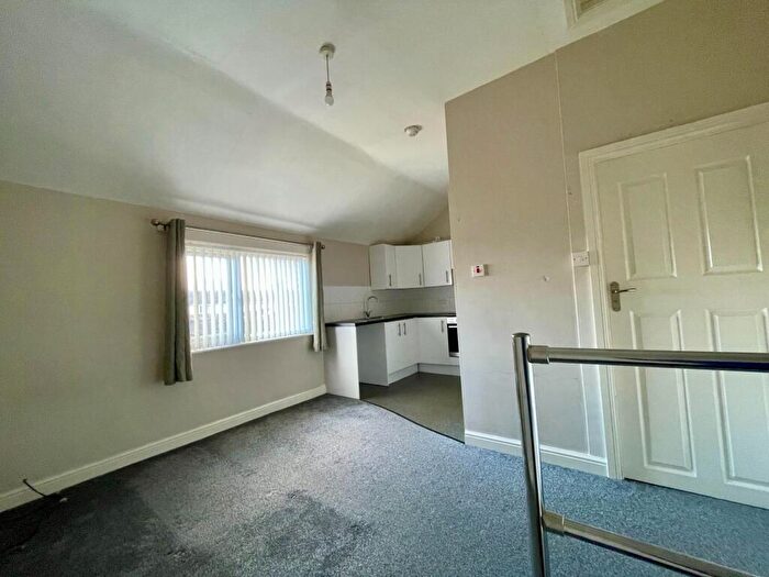 2 Bedroom Flat To Rent In Queen Marys Road, DN11