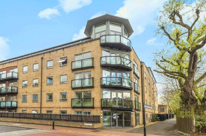 2 Bedroom Flat To Rent In Rotherhithe Street, London, SE16