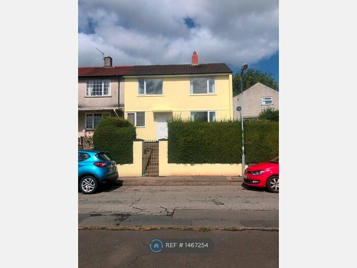 3 Bedroom End Of Terrace House To Rent In Channel View, Cwmbran, NP44