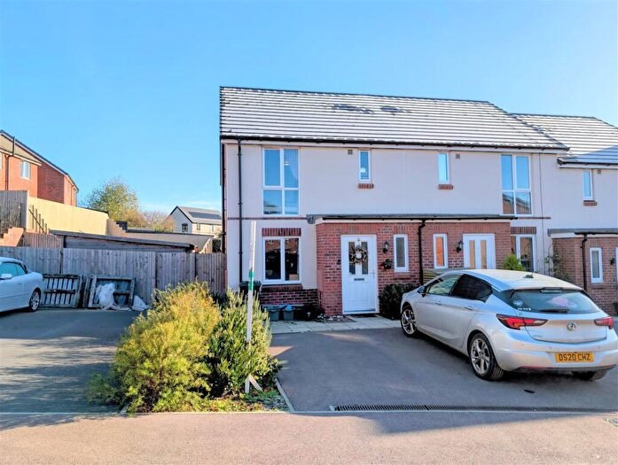 3 Bedroom Semi Detached House For Sale In Heron Grove, Lydney, GL15