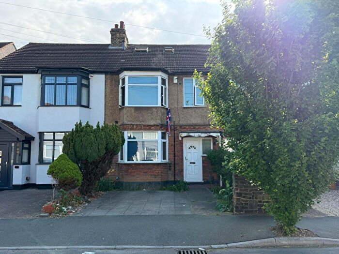 5 Bedroom Property For Sale In Crowlands Avenue, Romford, Essex, RM7