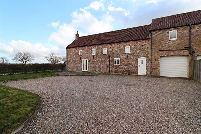 3 Bedroom Barn Conversion To Rent In Towthorpe, Driffield, YO25