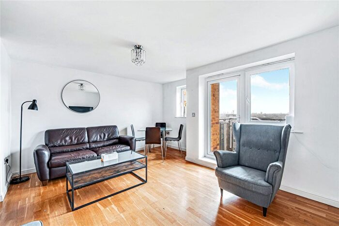 1 Bedroom Flat To Rent In Pershore House, Singapore Road, London, W13