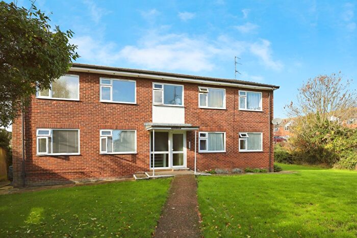 2 Bedroom Flat For Sale In Walnut Walk, Polegate, BN26