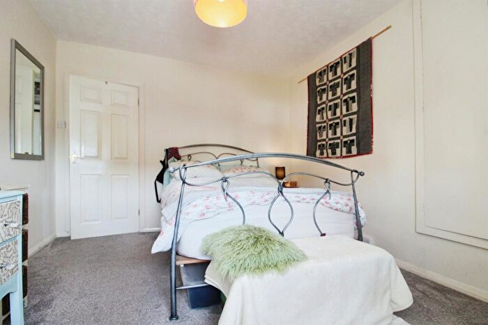 2 Bedroom Flat For Sale In Powys Place, Dinas Powys, CF64