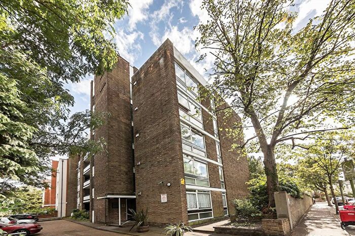 1 Bedroom Flat To Rent In Upper Richmond Road, Putney, SW15