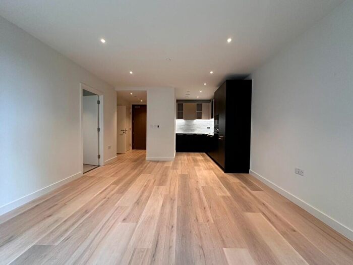 1 Bedroom Flat To Rent In Mary Neuner Road, London, N8