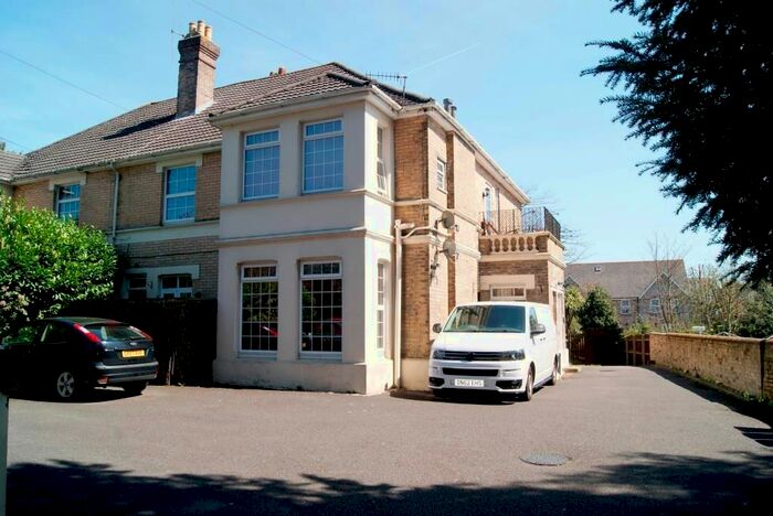 2 Bedroom Flat To Rent In Alumhurst Road, Bournemouth, BH4