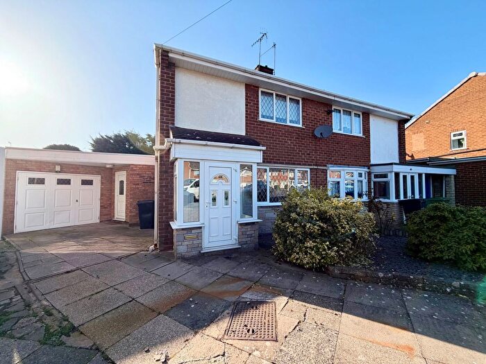 3 Bedroom Semi Detached House For Sale In Marlow Close, Netherton, Dudley, DY2