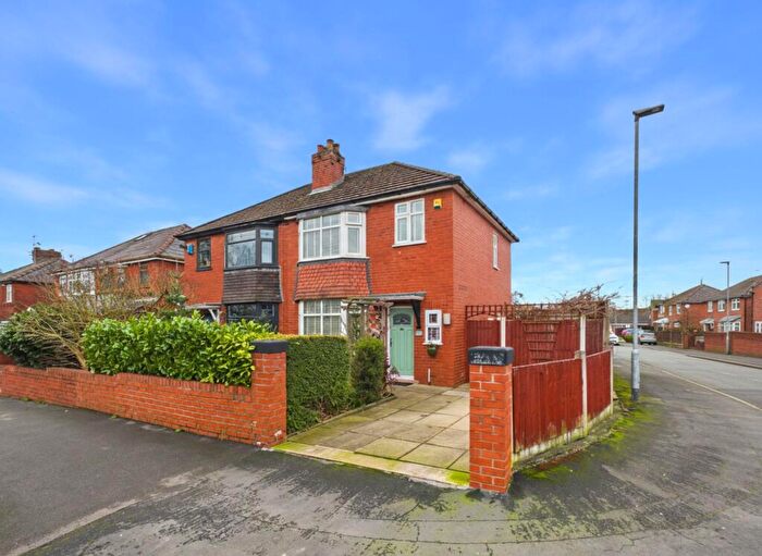 3 Bedroom Semi Detached House For Sale In Douglas Road, Atherton, M46