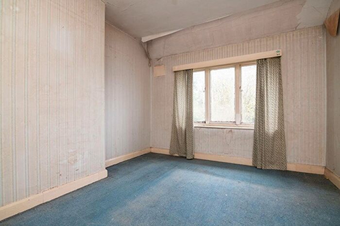 3 Bedroom Semi-Detached House For Sale In Redacre Road, Birmingham, B73