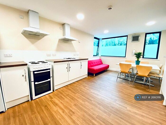 8 Bedroom Flat To Rent In Warwick New Road, Leamington Spa, CV32