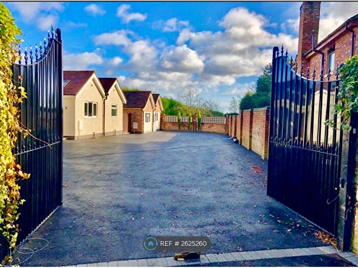 1 Bedroom Bungalow To Rent In The Nursery Mews Balsall Common, Coventry Solihull, CV7