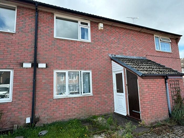 1 Bedroom Flat To Rent In Hooke Close, Poole, BH17