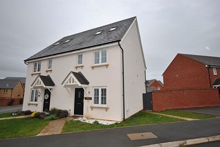 3 Bedroom Semi Detached House For Sale In Lime Kiln Close, Boughton, Northampton, NN2