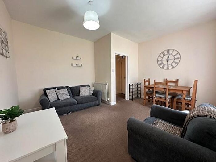 2 Bedroom Flat To Rent In Powis Place, Aberdeen, AB25