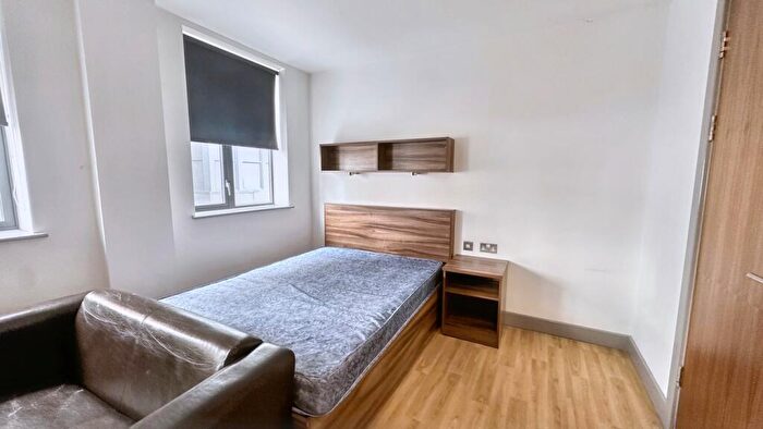 1 Bedroom Flat To Rent In Dighton Street, Bristol, BS2