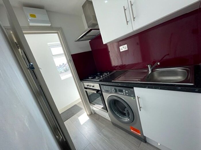 1 Bedroom Studio To Rent In Curzon Road, Thornton Heath, Surrey, CR7