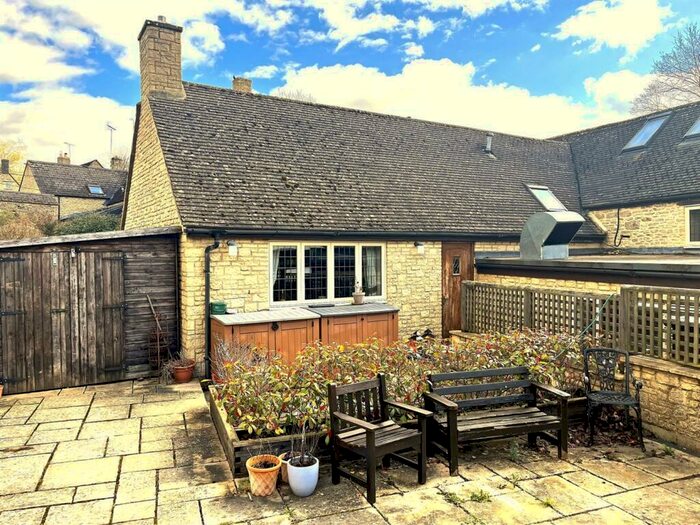 3 Bedroom Flat To Rent In Mill End, Chipping Norton, OX7