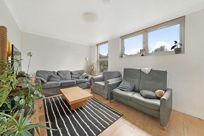 3 Bedroom Property To Rent In Chale Road, Brixton, SW2