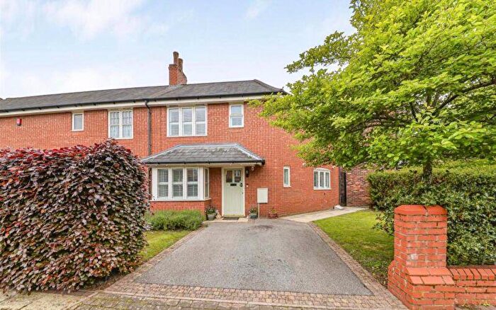 2 Bedroom End Of Terrace House To Rent In Sunderton Road, Birmingham, B14