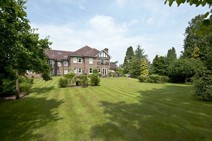 2 Bedroom Apartment To Rent In Tudor Grange, Oatlands Drive, Weybridge, KT13