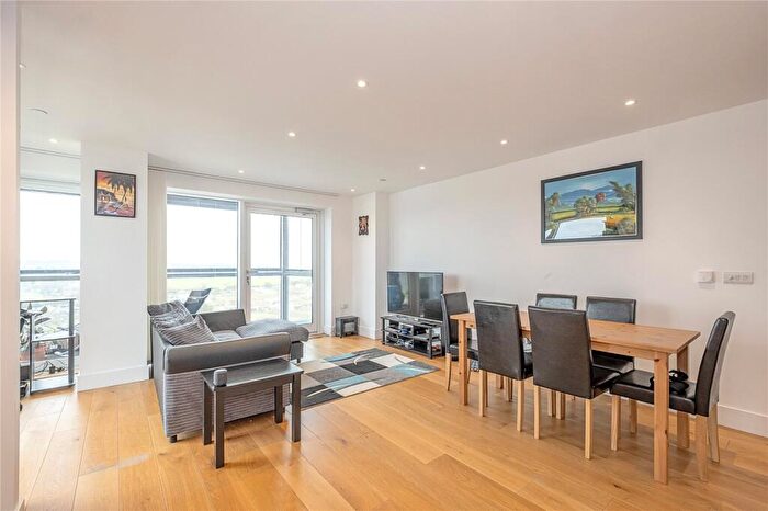 2 Bedroom Flat For Sale In Acton Walk, Whetstone, N20