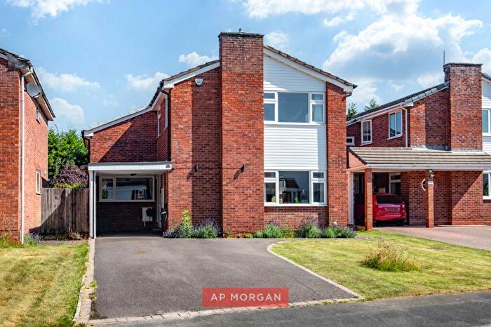 4 Bedroom Detached House For Sale In Micklehill Drive, Shirley, Solihull, West Midlands, B90
