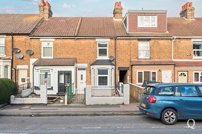 3 Bedroom Terraced House For Sale In Tonge Road, Sittingbourne, Kent, ME10