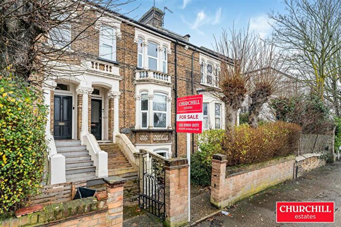 1 Bedroom Flat For Sale In Hollybush Hill, Wanstead, E11