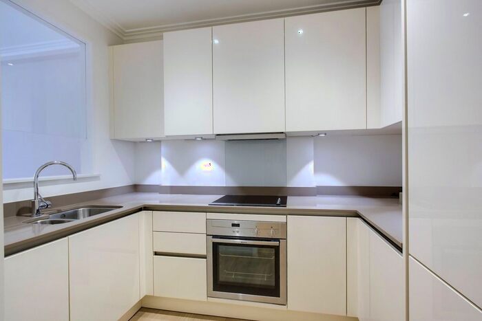 1 Bedroom Flat To Rent In Pasmore House, - The Causeway, Teddington, TW11