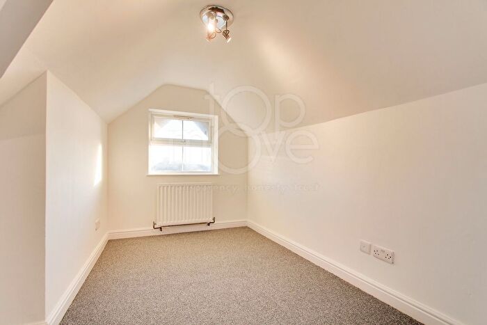 2 Bedroom Flat To Rent In St Pauls Road, Thornton Heath, CR7