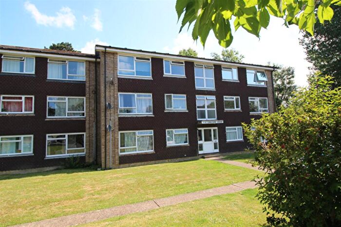2 Bedroom Flat To Rent In Skipton Way, Horley, Surrey., RH6