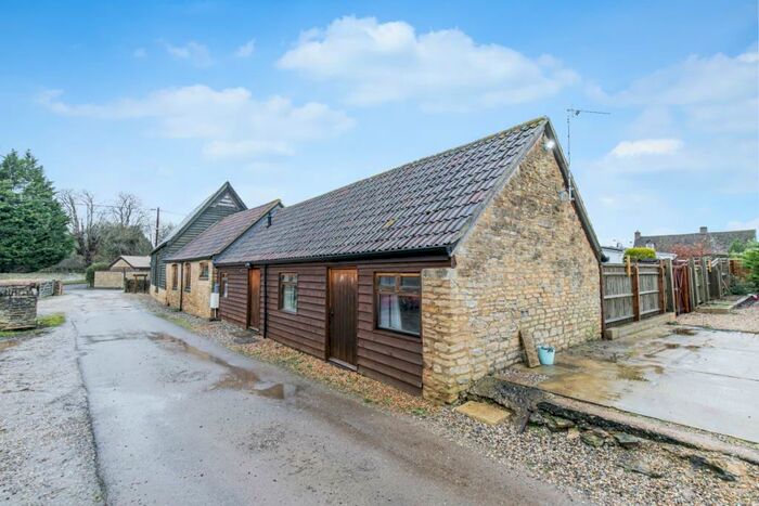 1 Bedroom Barn To Rent In Weald, Bampton, OX18