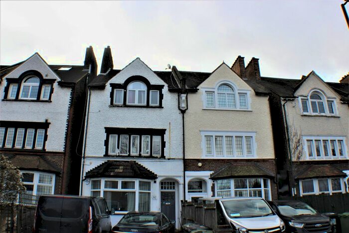 1 Bedroom Flat To Rent In Drewstead Road, London, SW16