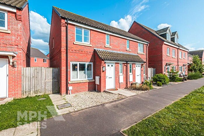 3 Bedroom Semi-Detached House For Sale In Muskett Way, Aylsham, NR11